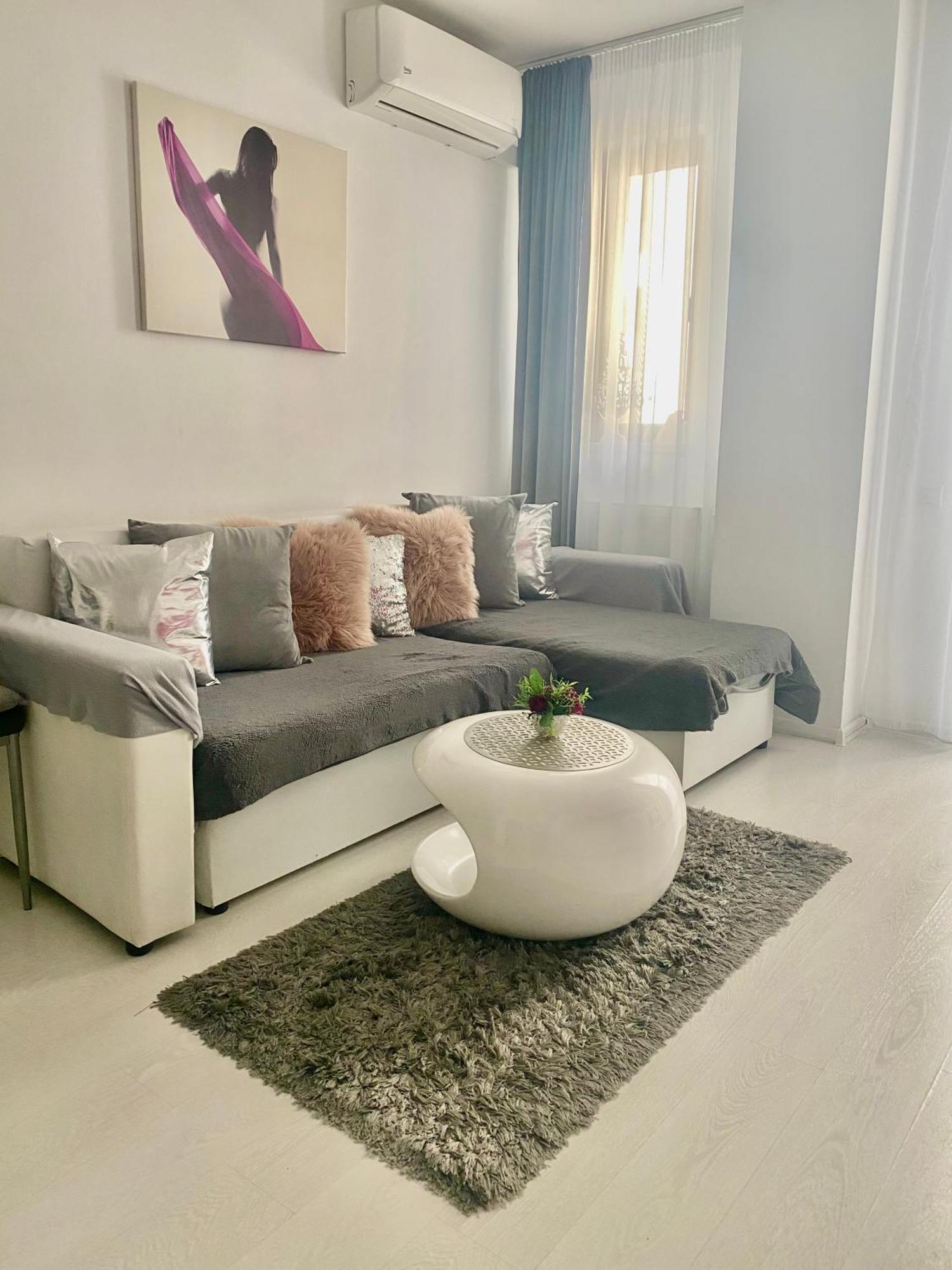 סיביו White Luxury Apartment מראה חיצוני תמונה