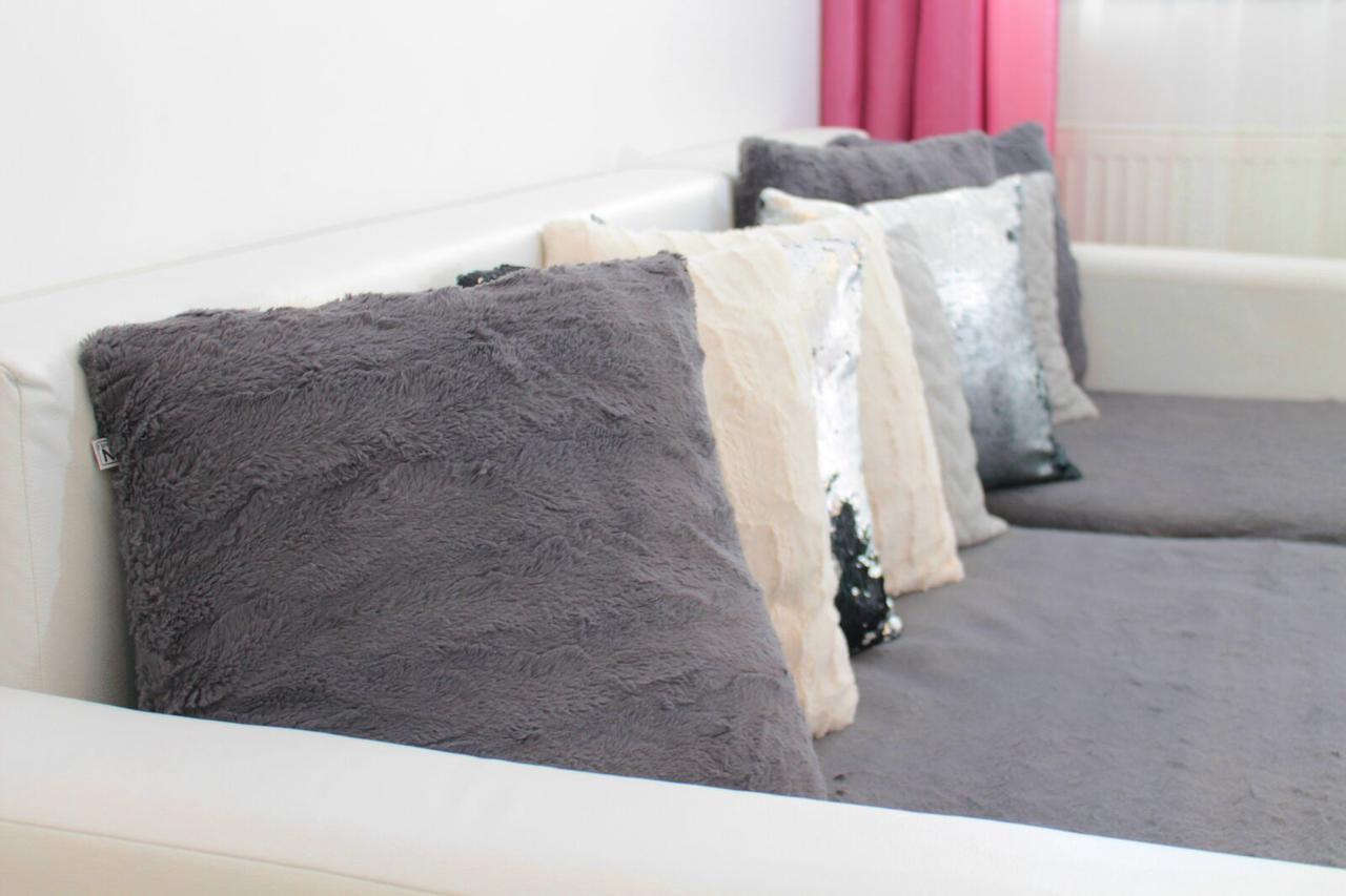 סיביו White Luxury Apartment מראה חיצוני תמונה