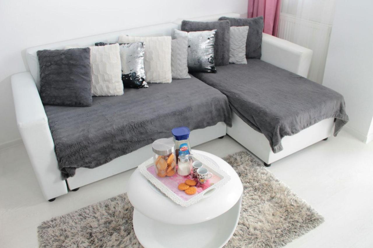 סיביו White Luxury Apartment מראה חיצוני תמונה